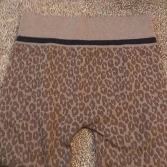 Cheetah leggings - Picture 4 of 4